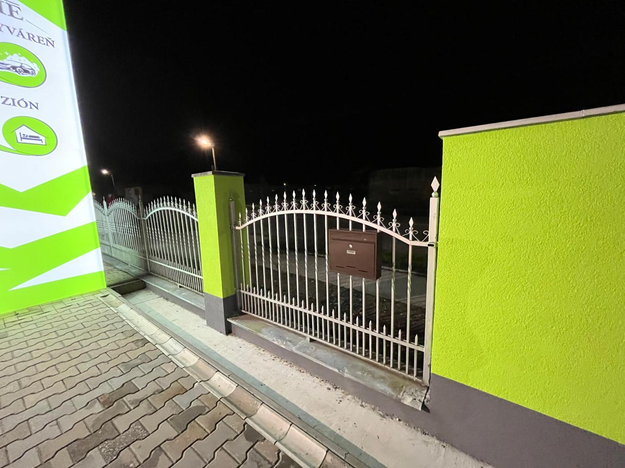 Penzion Tyche Surany Exterior photo
